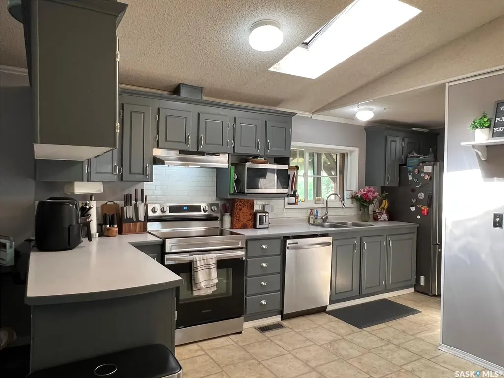 620 7th Avenue E Meadow Lake SK S9X 1J3