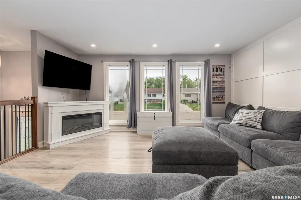 48 Aster Crescent Moose Jaw SK S6J 1A7