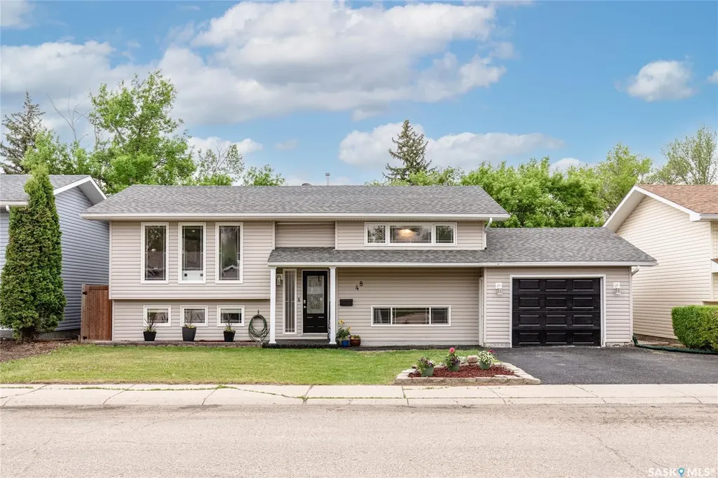 48 Aster Crescent Moose Jaw SK S6J 1A7