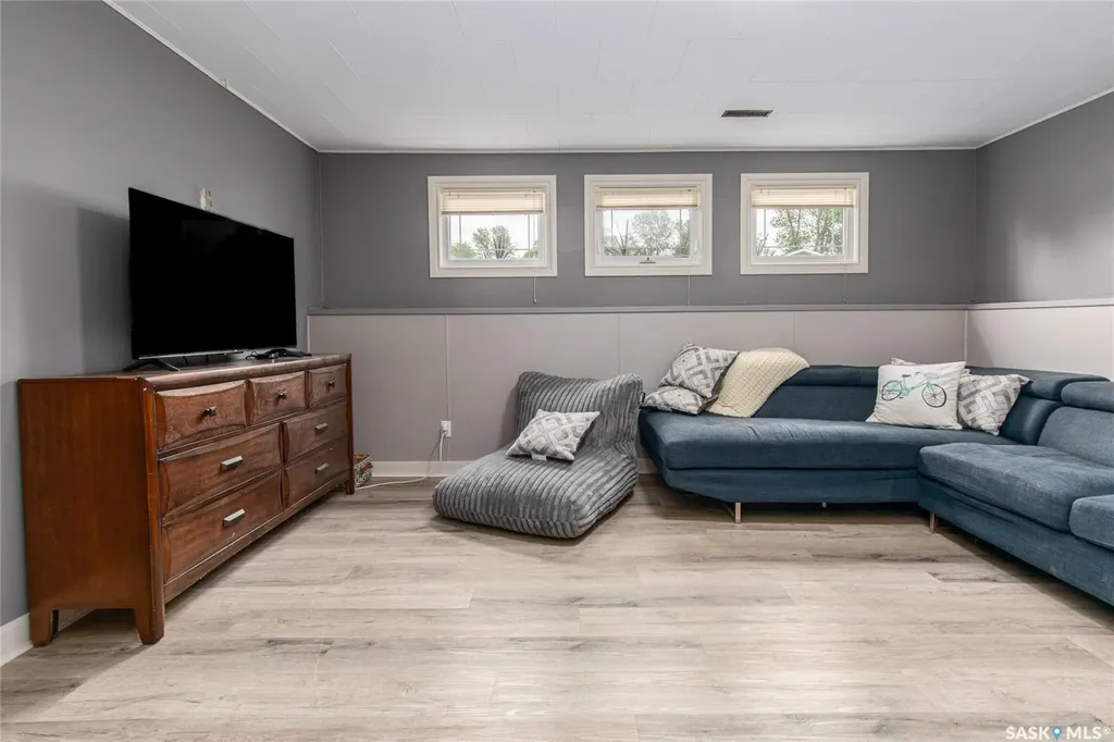 48 Aster Crescent Moose Jaw SK S6J 1A7