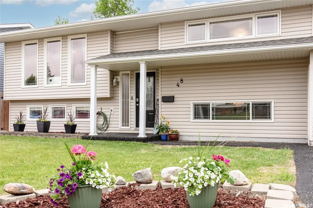48 Aster Crescent Moose Jaw SK S6J 1A7
