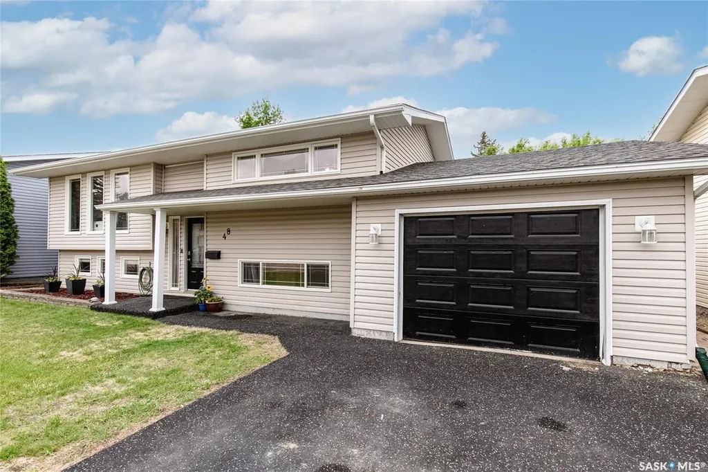 48 Aster Crescent Moose Jaw SK S6J 1A7