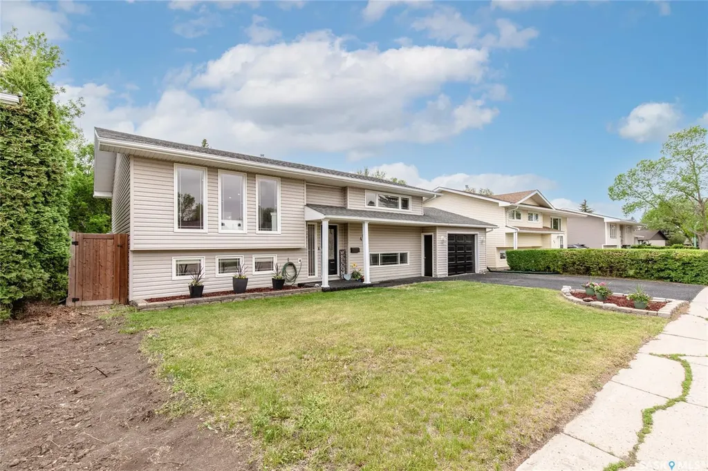 48 Aster Crescent Moose Jaw SK S6J 1A7