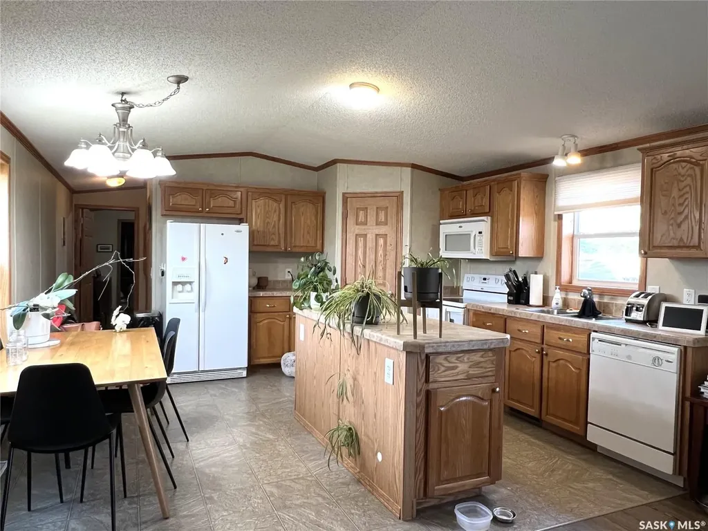 609 6th Street E Meadow Lake SK S9X 1X9