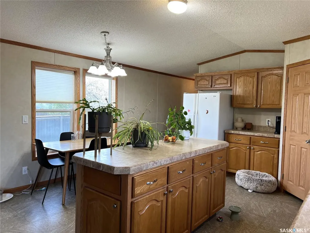 609 6th Street E Meadow Lake SK S9X 1X9