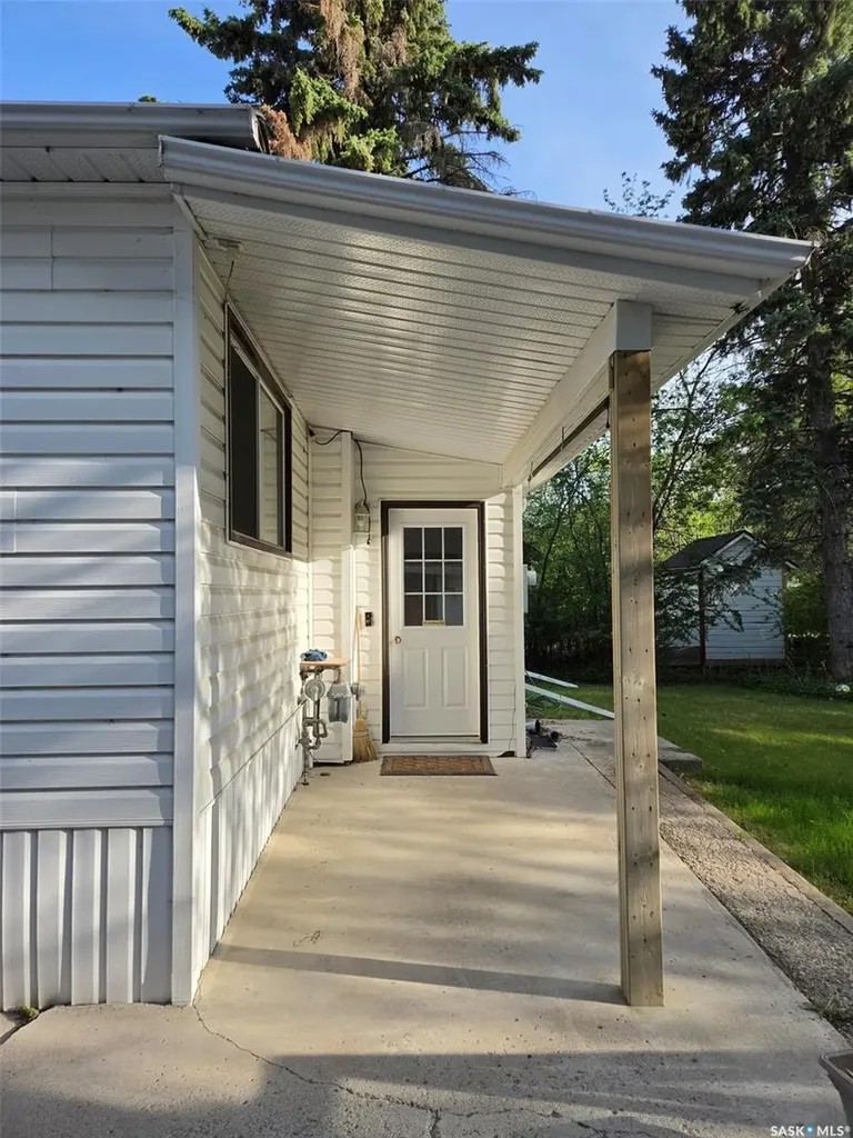 118 5th Street W Carlyle SK S0C 0R0