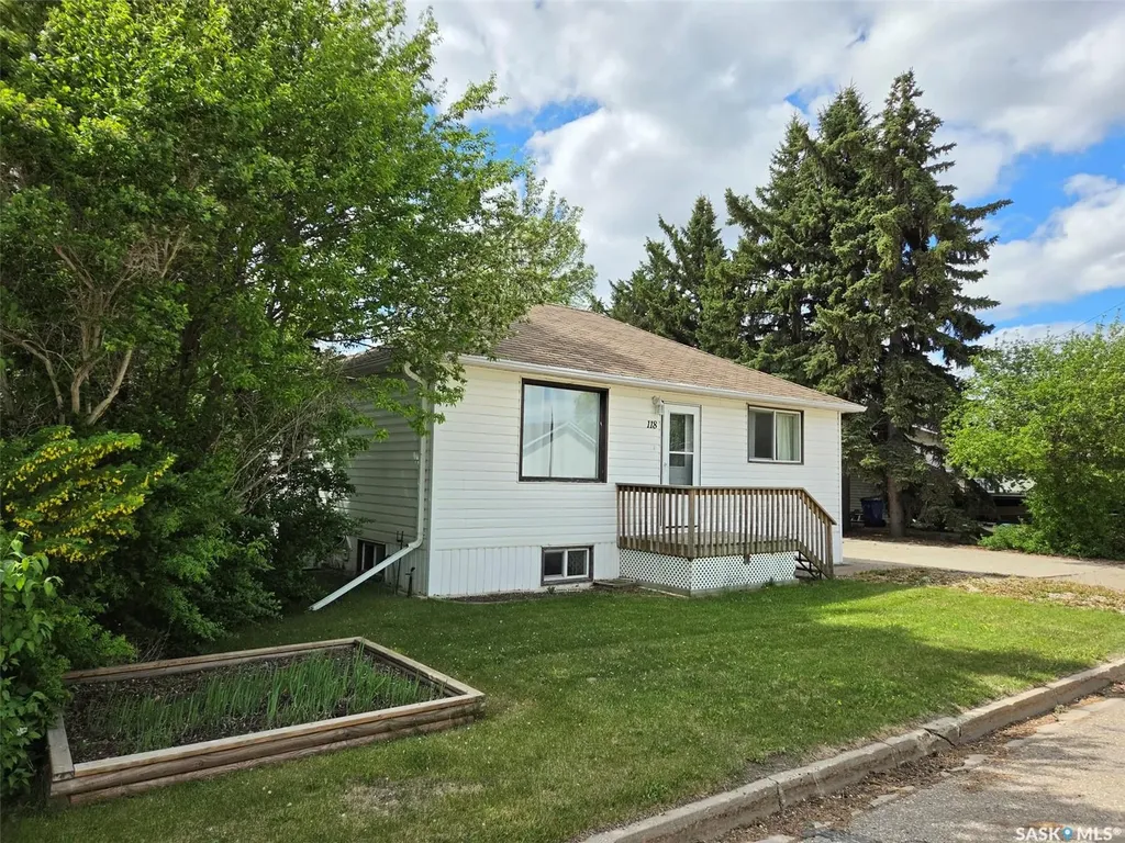 118 5th Street W Carlyle SK S0C 0R0