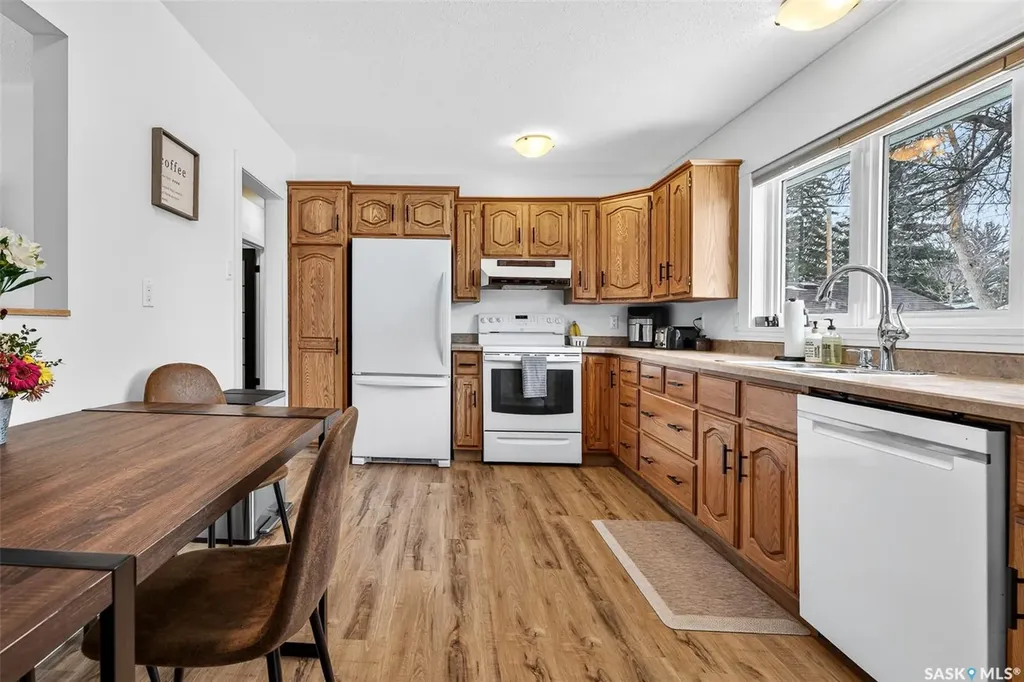 1238 Albert Street Moose Jaw SK S6H 2Y4