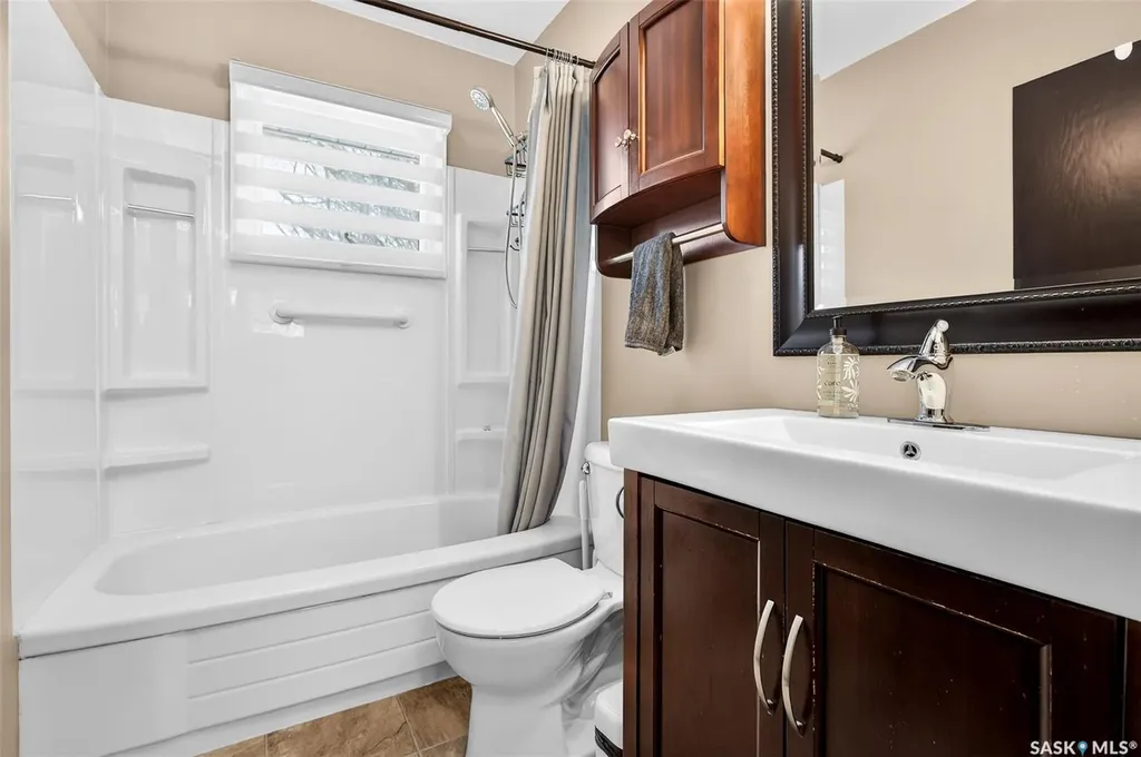 1238 Albert Street Moose Jaw SK S6H 2Y4