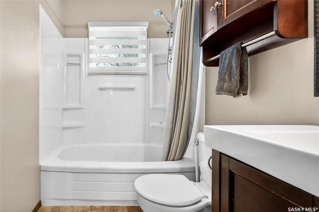 1238 Albert Street Moose Jaw SK S6H 2Y4