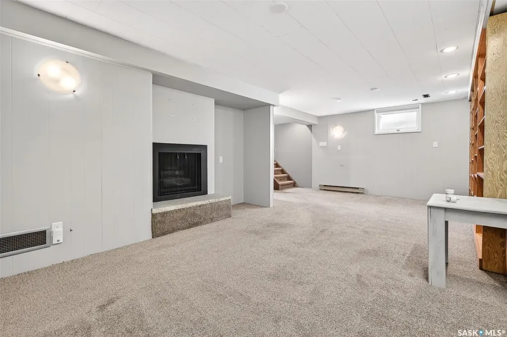 1238 Albert Street Moose Jaw SK S6H 2Y4