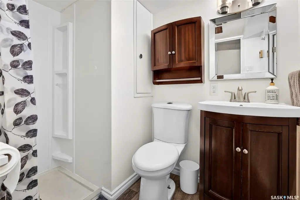 1238 Albert Street Moose Jaw SK S6H 2Y4