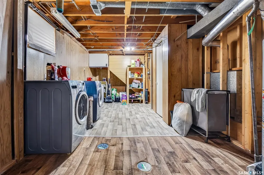 1238 Albert Street Moose Jaw SK S6H 2Y4