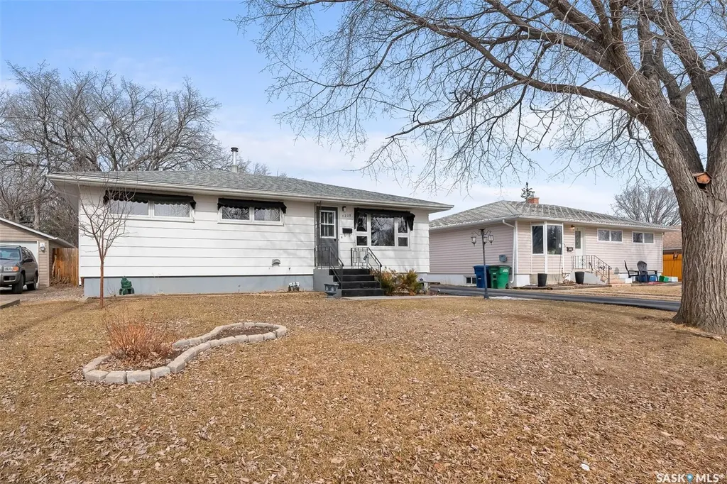 1238 Albert Street Moose Jaw SK S6H 2Y4