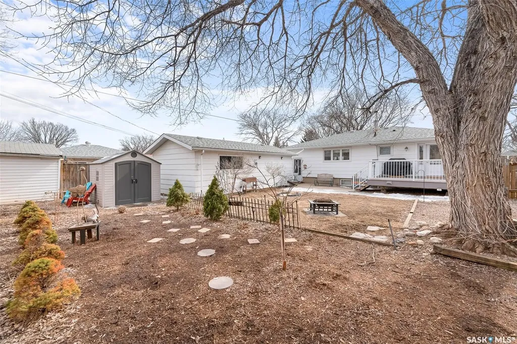 1238 Albert Street Moose Jaw SK S6H 2Y4