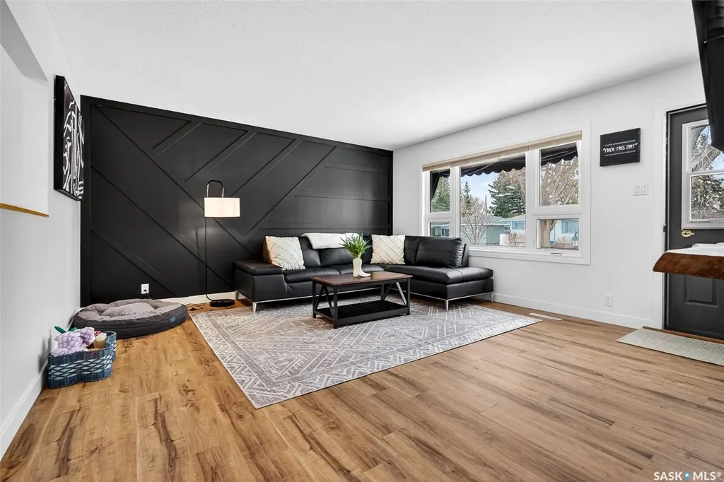 1238 Albert Street Moose Jaw SK S6H 2Y4