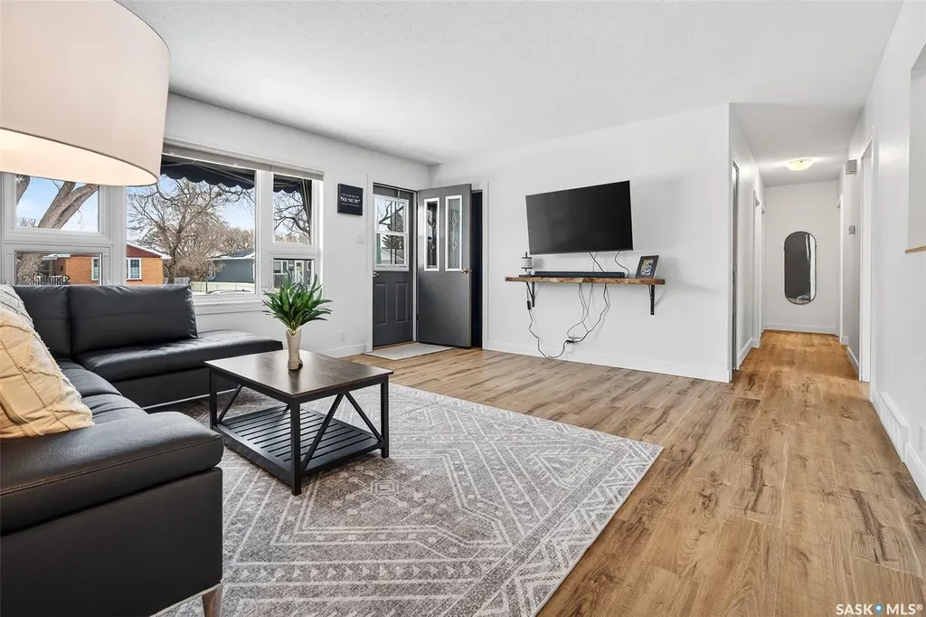 1238 Albert Street Moose Jaw SK S6H 2Y4