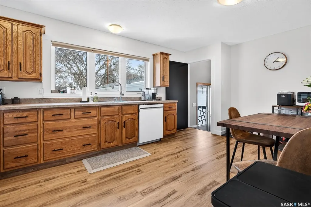 1238 Albert Street Moose Jaw SK S6H 2Y4
