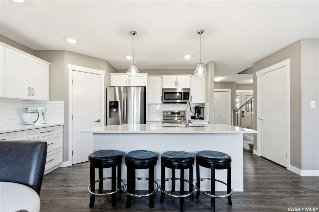 323 Cowan Crescent Martensville SK S0K 2T1