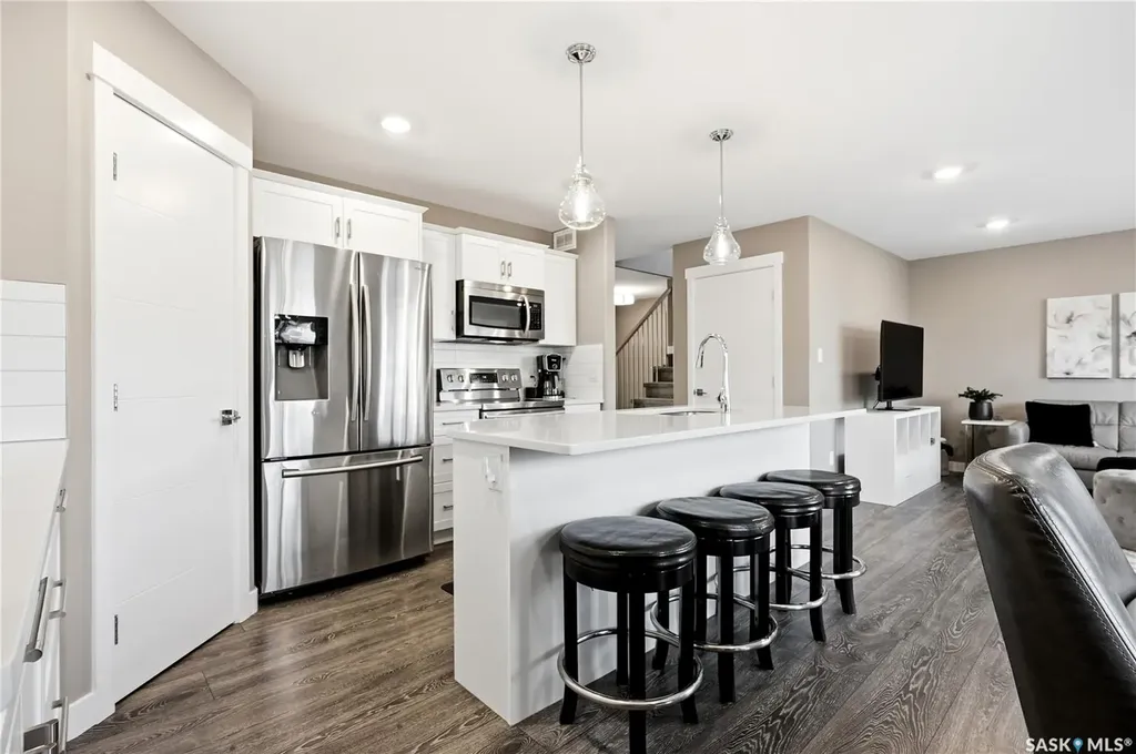 323 Cowan Crescent Martensville SK S0K 2T1