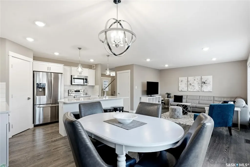 323 Cowan Crescent Martensville SK S0K 2T1
