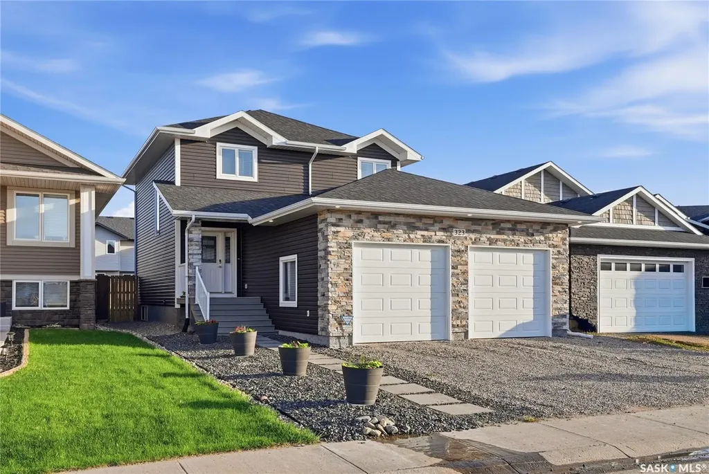 323 Cowan Crescent Martensville SK S0K 2T1