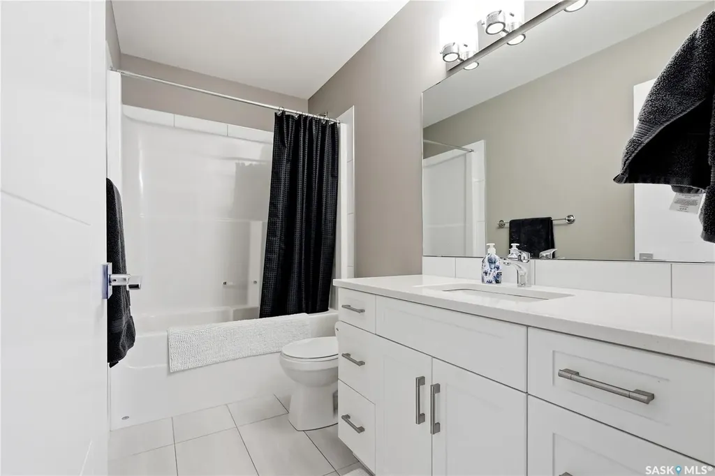 323 Cowan Crescent Martensville SK S0K 2T1