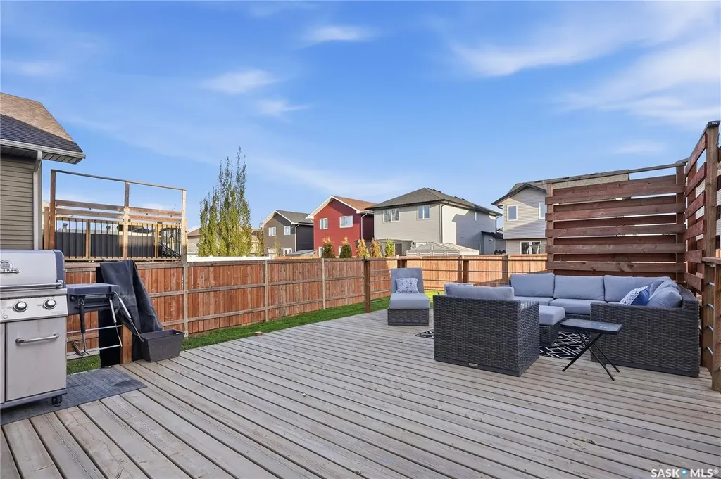 323 Cowan Crescent Martensville SK S0K 2T1