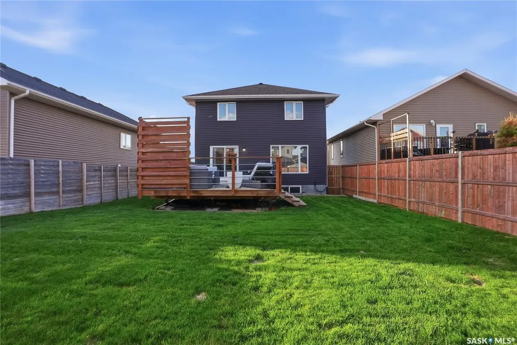 323 Cowan Crescent Martensville SK S0K 2T1