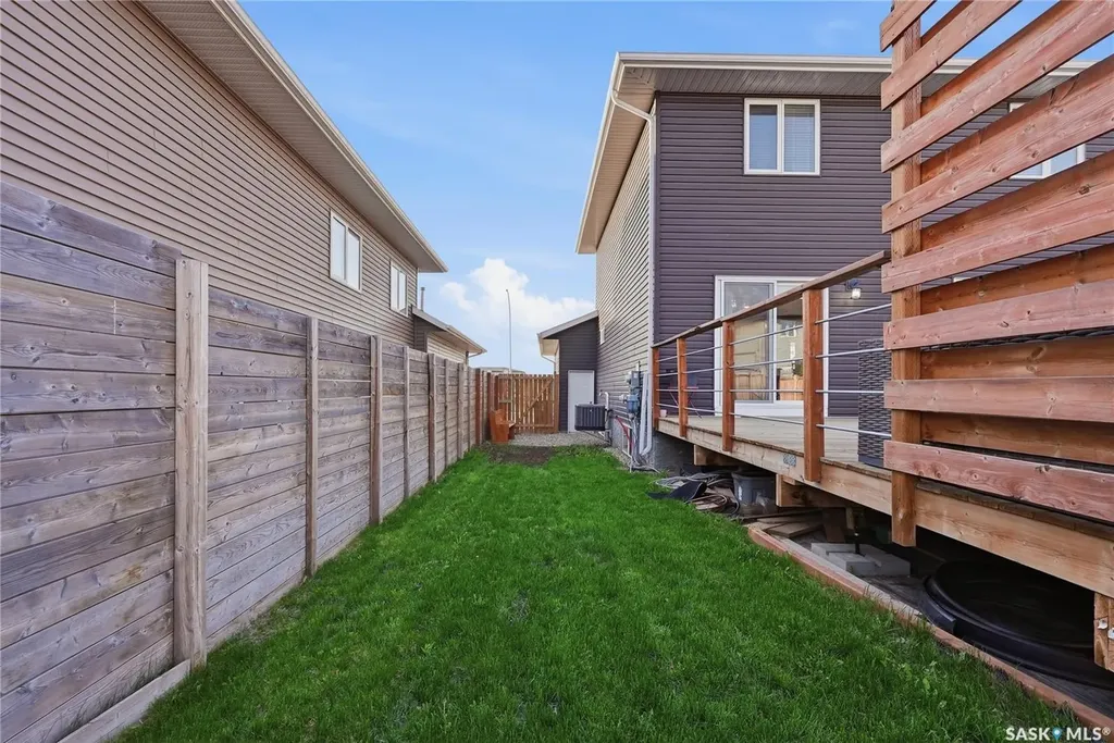 323 Cowan Crescent Martensville SK S0K 2T1