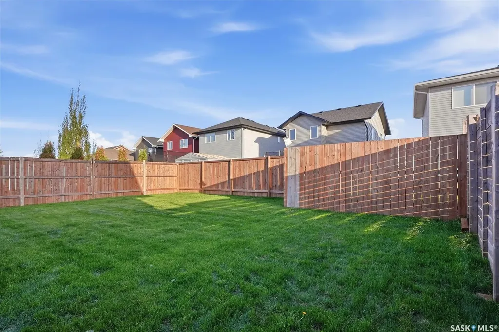 323 Cowan Crescent Martensville SK S0K 2T1