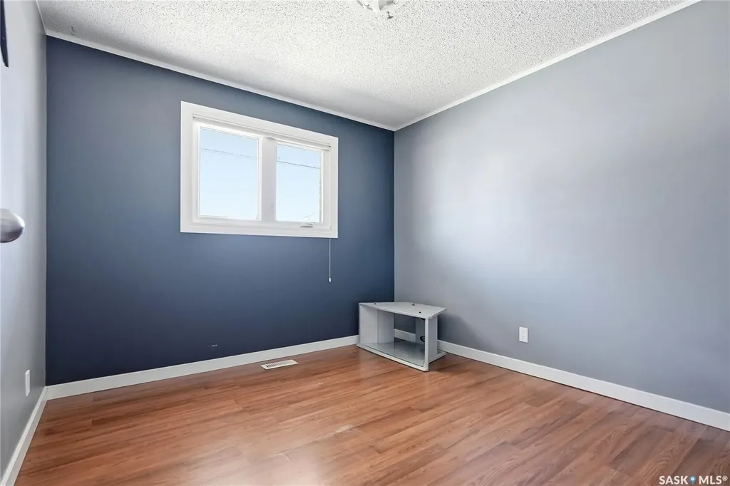 532 East Place Saskatoon SK S7J 2Y8