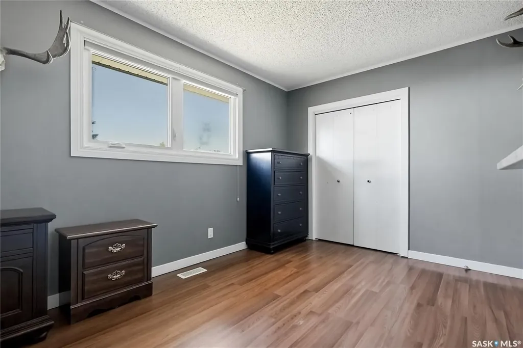 532 East Place Saskatoon SK S7J 2Y8