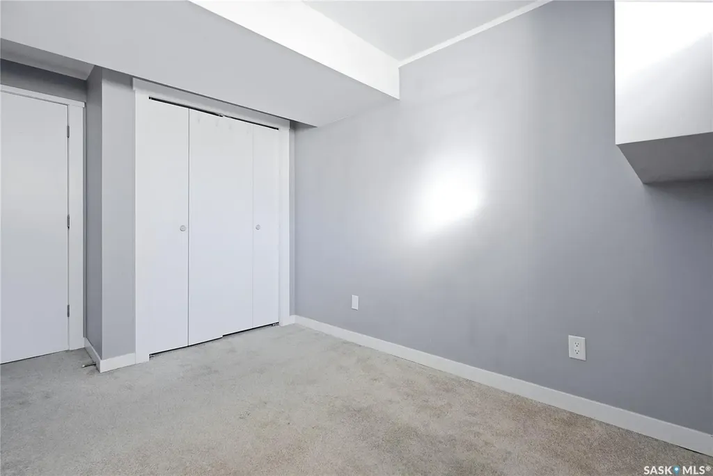532 East Place Saskatoon SK S7J 2Y8