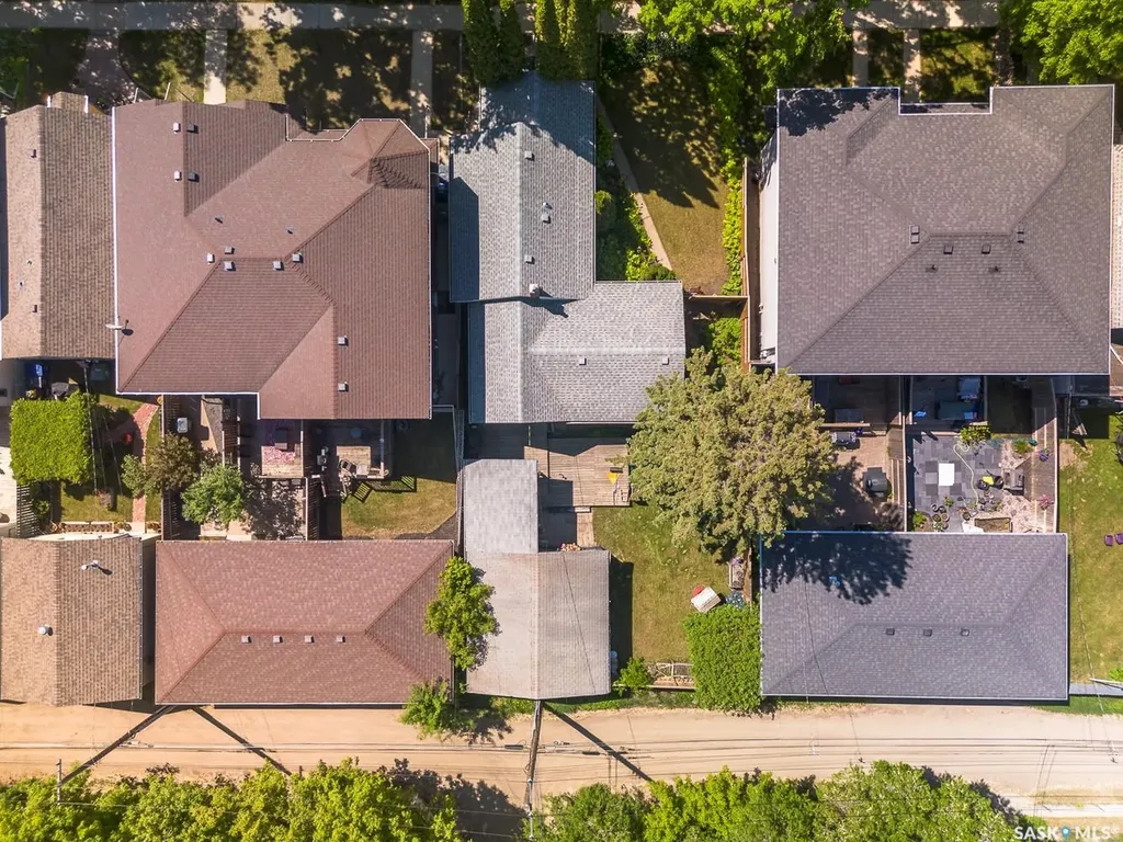 712 31st Street W Saskatoon SK S7L 0R6