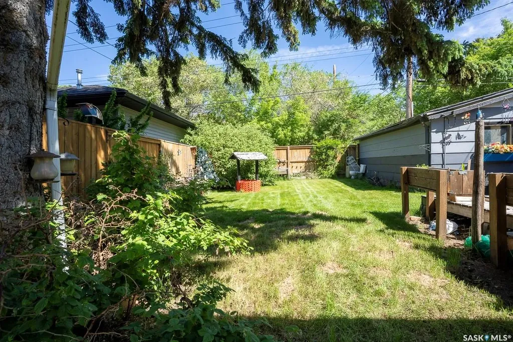 712 31st Street W Saskatoon SK S7L 0R6