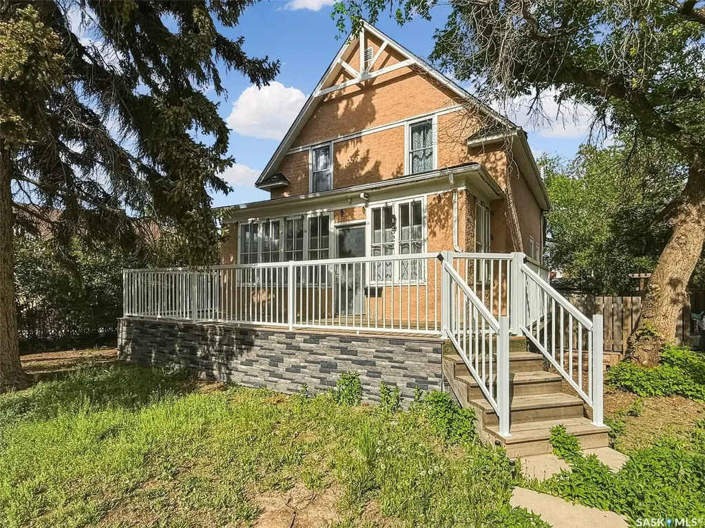 521 2nd Avenue NE Swift Current SK S9H 2E5