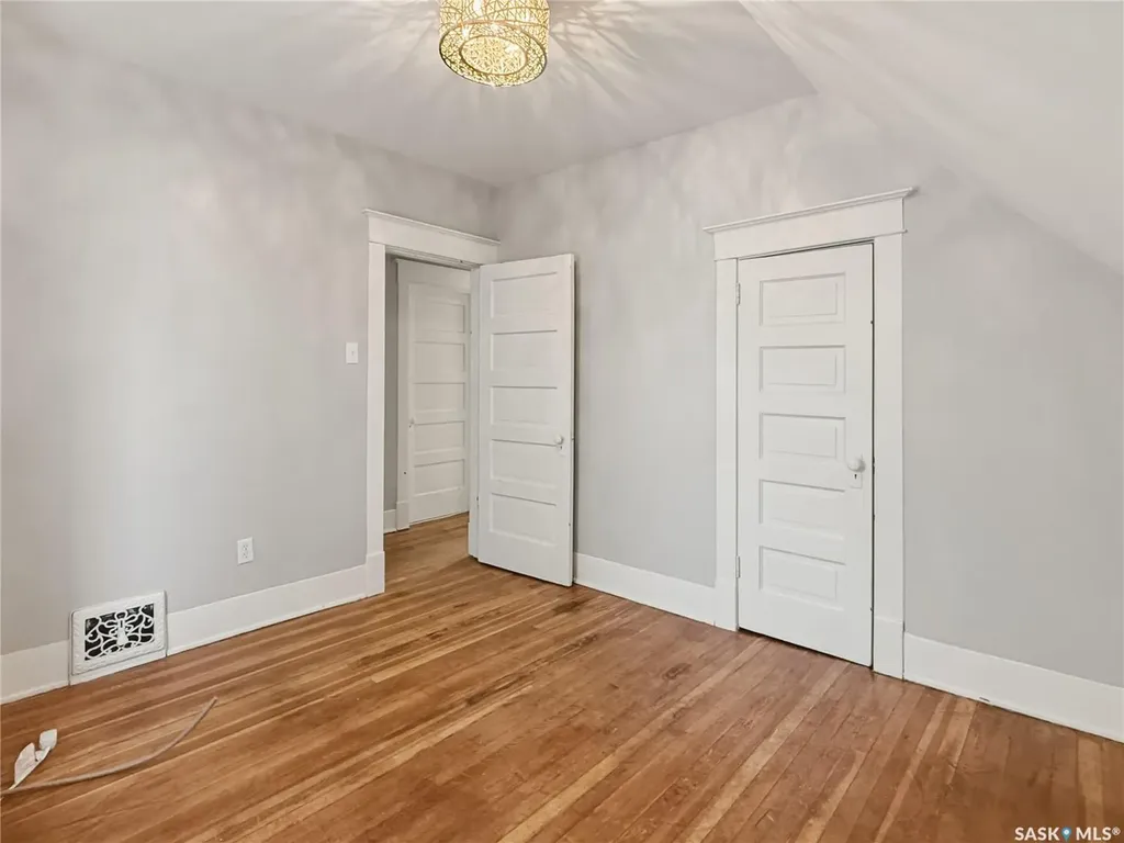 521 2nd Avenue NE Swift Current SK S9H 2E5