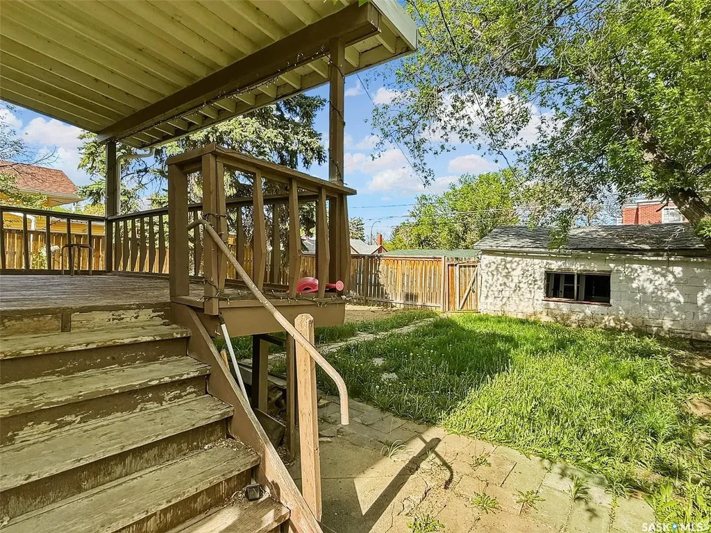 521 2nd Avenue NE Swift Current SK S9H 2E5