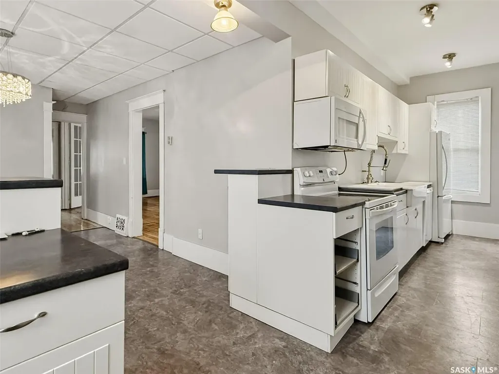 521 2nd Avenue NE Swift Current SK S9H 2E5
