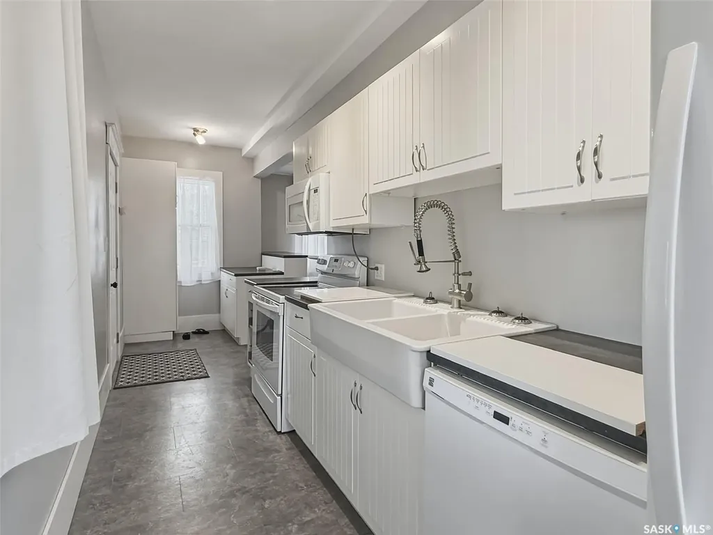 521 2nd Avenue NE Swift Current SK S9H 2E5