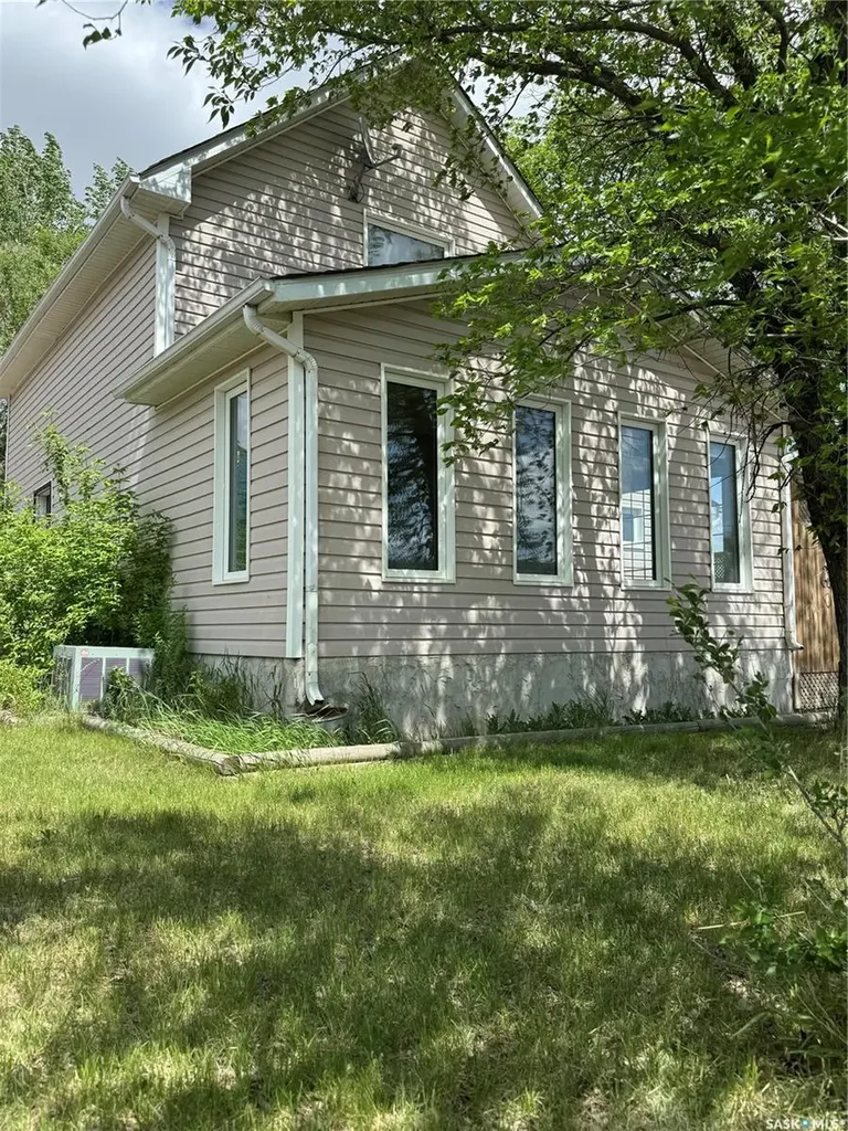237 Perkins Street Estevan SK S4A 0C3