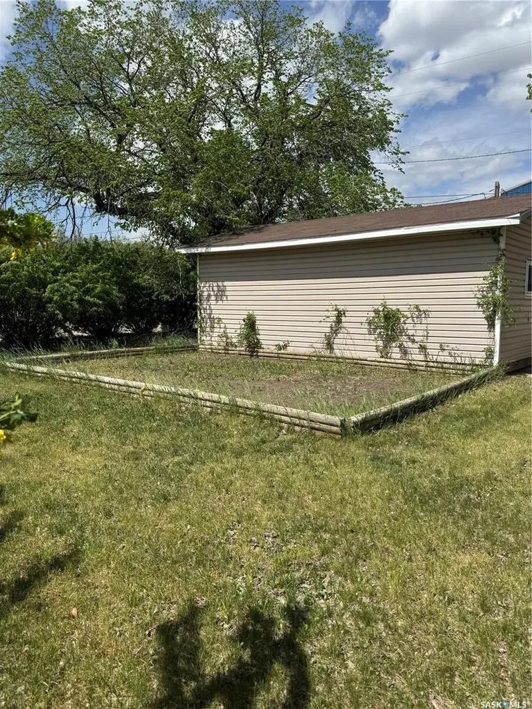 237 Perkins Street Estevan SK S4A 0C3
