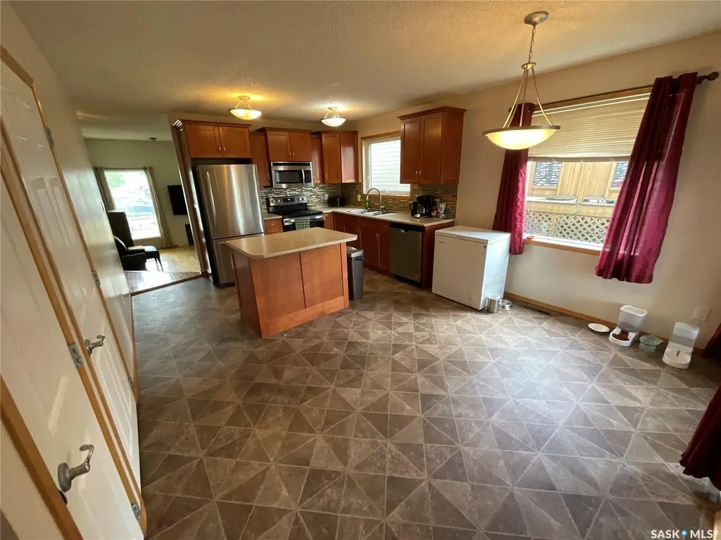 207 7th Street S Wakaw SK S0K 4P0