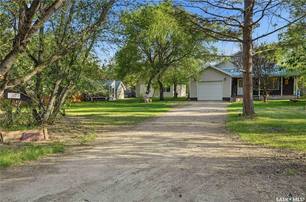 242 Woodlawn Avenue Katepwa Beach SK S0G 2Y0