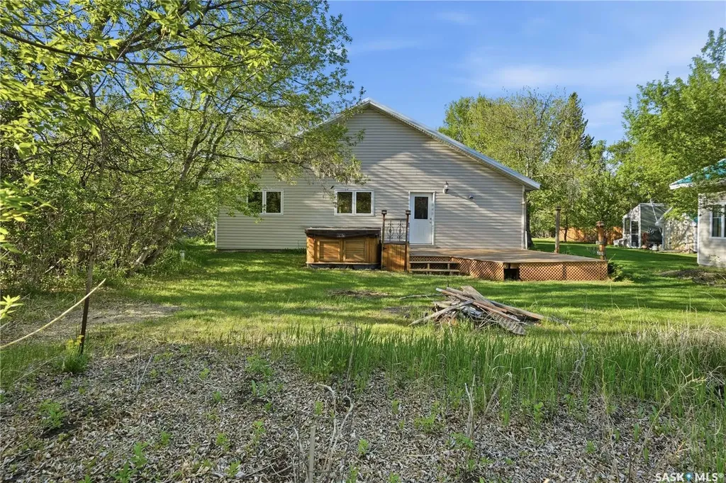 242 Woodlawn Avenue Katepwa Beach SK S0G 2Y0