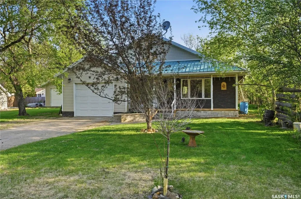 242 Woodlawn Avenue Katepwa Beach SK S0G 2Y0