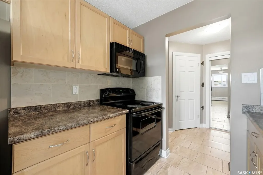 1811 8th Avenue N Regina SK S4R 0G5