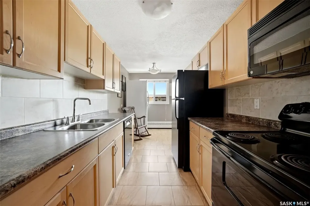 1811 8th Avenue N Regina SK S4R 0G5