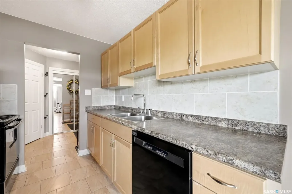 1811 8th Avenue N Regina SK S4R 0G5